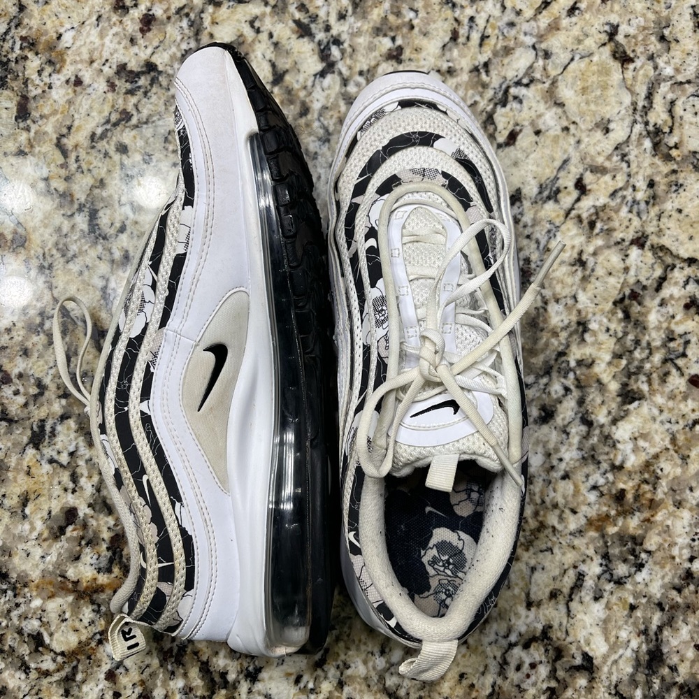 Nike Wmns Air Max SE Floral - Picture 3 of 6